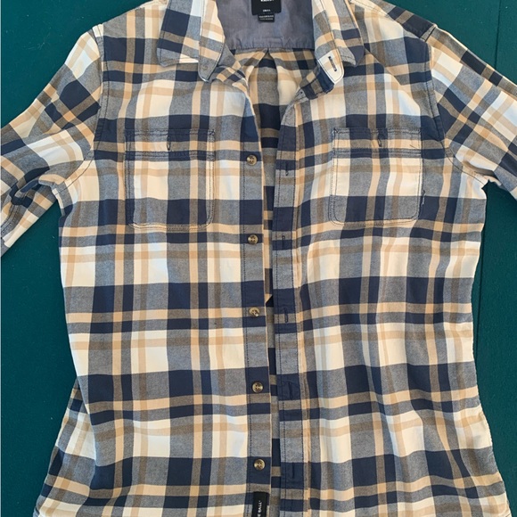 Lot: 4 women’s Small flannel shirts - Picture 5 of 16